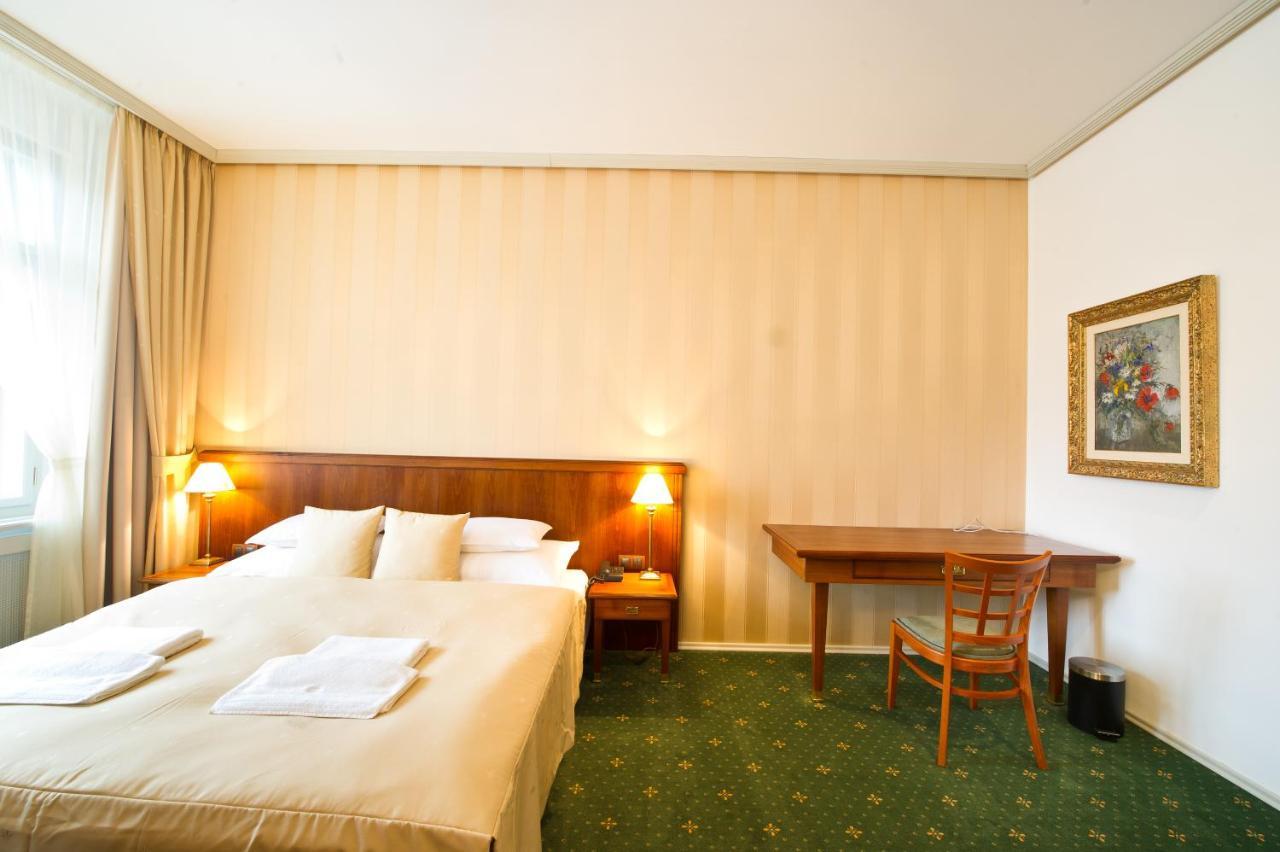 Hotel Slavie Pelhrimov Exterior photo